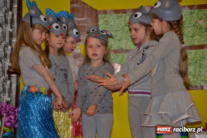 Zdjęcie w galerii na portalu naszraciborz.pl: XXIV Międzynarodowy Przegląd Teatrzyków Przedszkolnych - dzień drugi wiadomości z regionu