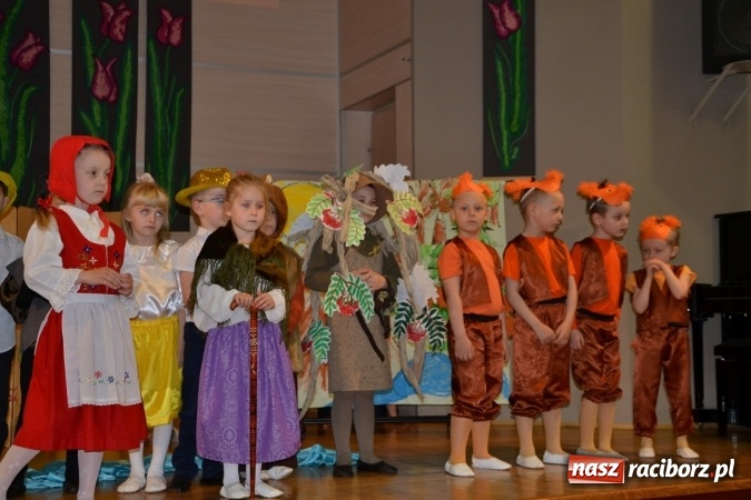 Zdjęcie w galerii na portalu naszraciborz.pl: XXIV Międzynarodowy Przegląd Teatrzyków Przedszkolnych - dzień drugi wiadomości z regionu