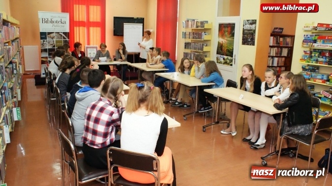 Zdjęcie w galerii na portalu naszraciborz.pl: Akademia wyobraźni – powiatowy turniej szkół podstawowych w bibliotece wiadomości z regionu
