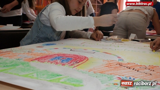 Zdjęcie w galerii na portalu naszraciborz.pl: Akademia wyobraźni – powiatowy turniej szkół podstawowych w bibliotece wiadomości z regionu