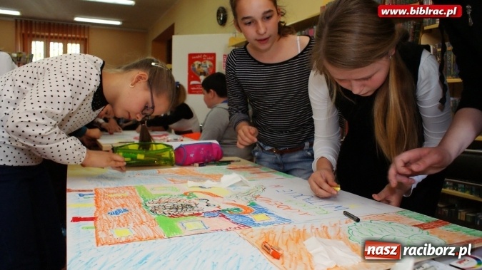 Zdjęcie w galerii na portalu naszraciborz.pl: Akademia wyobraźni – powiatowy turniej szkół podstawowych w bibliotece wiadomości z regionu