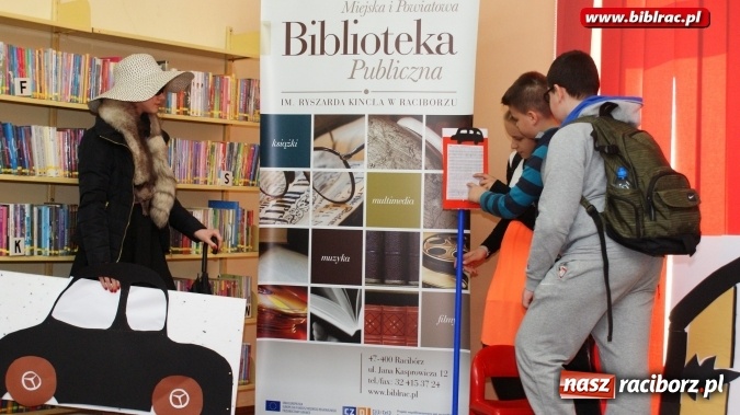 Zdjęcie w galerii na portalu naszraciborz.pl: Akademia wyobraźni – powiatowy turniej szkół podstawowych w bibliotece wiadomości z regionu
