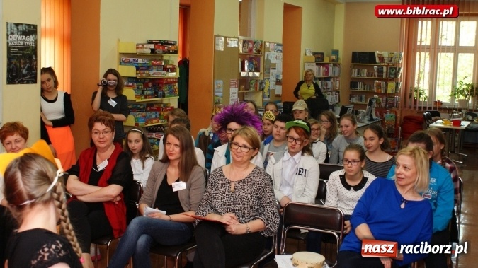 Zdjęcie w galerii na portalu naszraciborz.pl: Akademia wyobraźni – powiatowy turniej szkół podstawowych w bibliotece wiadomości z regionu