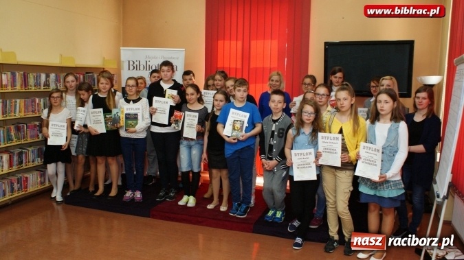 Zdjęcie w galerii na portalu naszraciborz.pl: Akademia wyobraźni – powiatowy turniej szkół podstawowych w bibliotece wiadomości z regionu