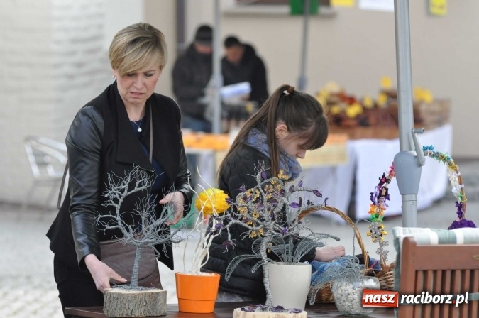 Zdjęcie w galerii na portalu naszraciborz.pl: IV Zamkowy Jarmark kwiatów, żywności ekologicznej i rękodzieła wiadomości z regionu