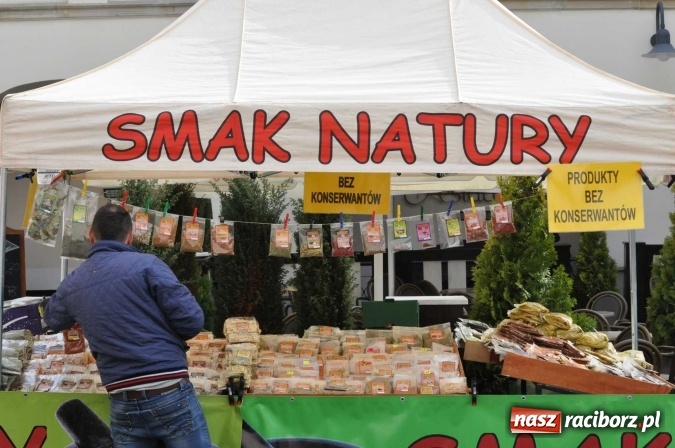 Zdjęcie w galerii na portalu naszraciborz.pl: IV Zamkowy Jarmark kwiatów, żywności ekologicznej i rękodzieła wiadomości z regionu