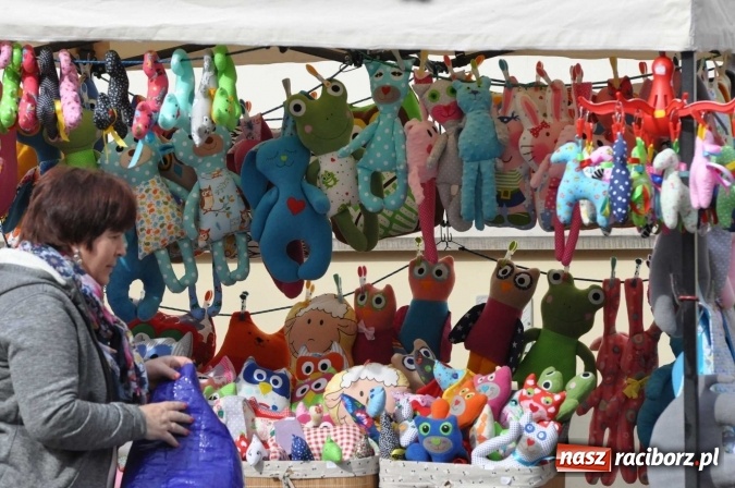 Zdjęcie w galerii na portalu naszraciborz.pl: IV Zamkowy Jarmark kwiatów, żywności ekologicznej i rękodzieła wiadomości z regionu