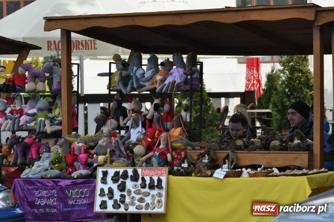 Zdjęcie w galerii na portalu naszraciborz.pl: IV Zamkowy Jarmark kwiatów, żywności ekologicznej i rękodzieła wiadomości z regionu