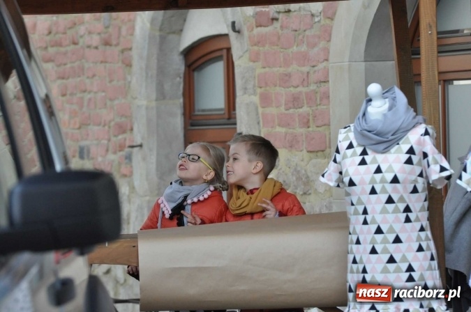 Zdjęcie w galerii na portalu naszraciborz.pl: IV Zamkowy Jarmark kwiatów, żywności ekologicznej i rękodzieła wiadomości z regionu