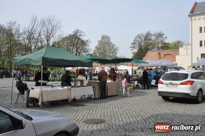 Zdjęcie w galerii na portalu naszraciborz.pl: IV Zamkowy Jarmark kwiatów, żywności ekologicznej i rękodzieła wiadomości z regionu