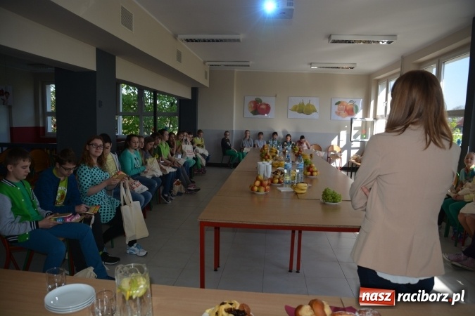 Zdjęcie w galerii na portalu naszraciborz.pl: Warsztaty dizajnerskie w SP 1 na Ostrogu wiadomości z regionu