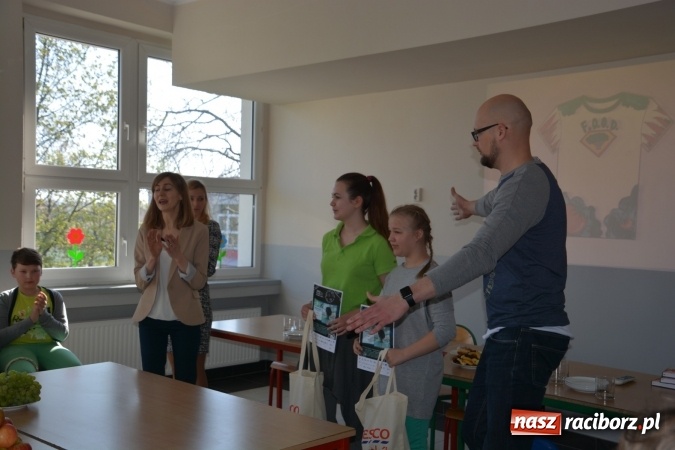 Zdjęcie w galerii na portalu naszraciborz.pl: Warsztaty dizajnerskie w SP 1 na Ostrogu wiadomości z regionu