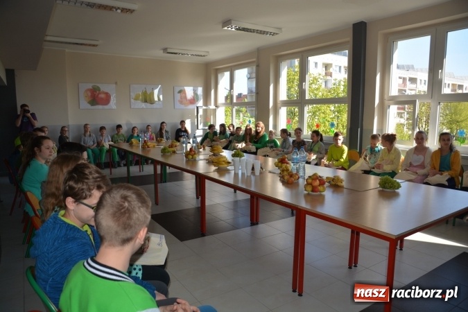 Zdjęcie w galerii na portalu naszraciborz.pl: Warsztaty dizajnerskie w SP 1 na Ostrogu wiadomości z regionu