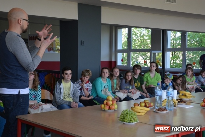 Zdjęcie w galerii na portalu naszraciborz.pl: Warsztaty dizajnerskie w SP 1 na Ostrogu wiadomości z regionu