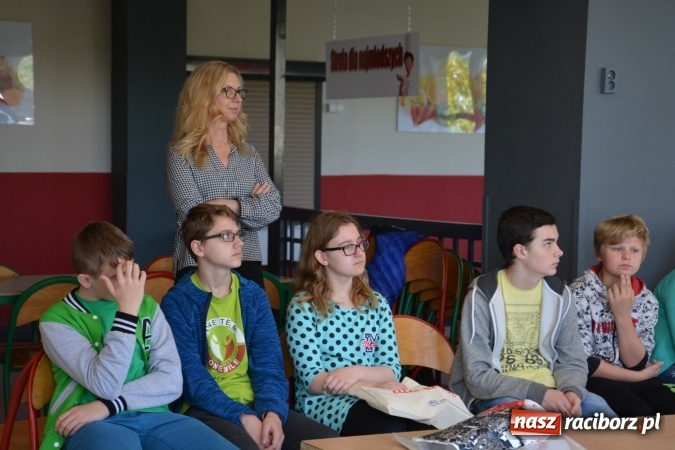 Zdjęcie w galerii na portalu naszraciborz.pl: Warsztaty dizajnerskie w SP 1 na Ostrogu wiadomości z regionu