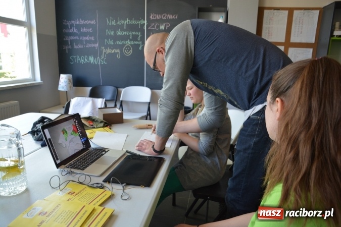 Zdjęcie w galerii na portalu naszraciborz.pl: Warsztaty dizajnerskie w SP 1 na Ostrogu wiadomości z regionu