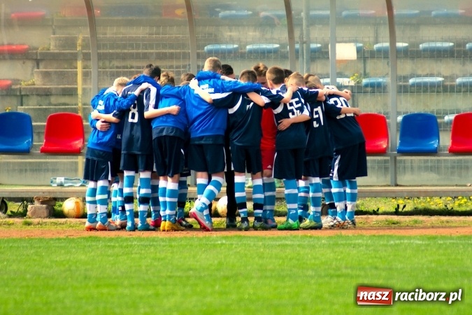 Zdjęcie w galerii na portalu naszraciborz.pl: I WLT: Trampkarze zabrzańskiego Górnika lepsi przy Zamkowej wiadomości z regionu