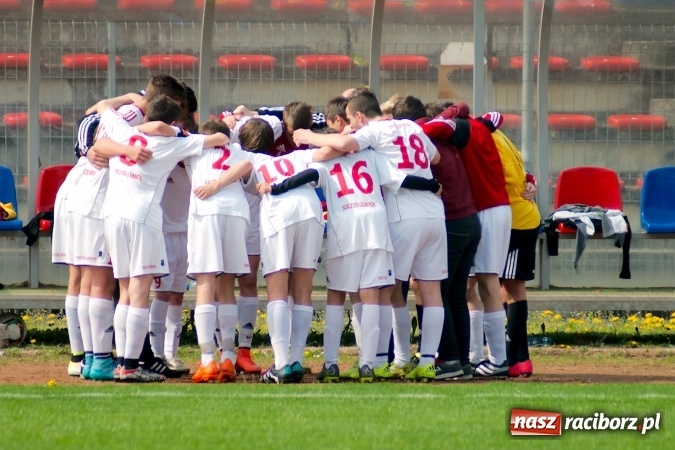 Zdjęcie w galerii na portalu naszraciborz.pl: I WLT: Trampkarze zabrzańskiego Górnika lepsi przy Zamkowej wiadomości z regionu