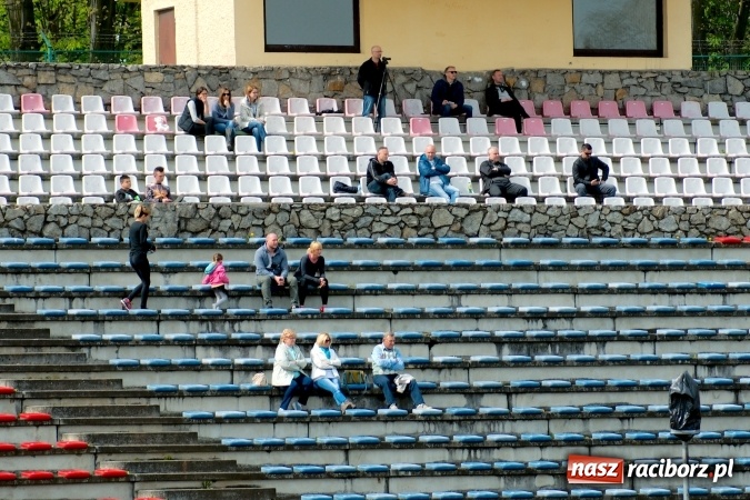 Zdjęcie w galerii na portalu naszraciborz.pl: I WLT: Trampkarze zabrzańskiego Górnika lepsi przy Zamkowej wiadomości z regionu