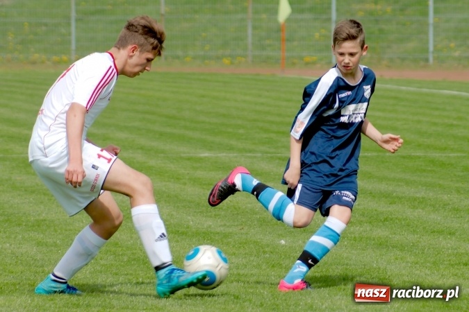 Zdjęcie w galerii na portalu naszraciborz.pl: I WLT: Trampkarze zabrzańskiego Górnika lepsi przy Zamkowej wiadomości z regionu