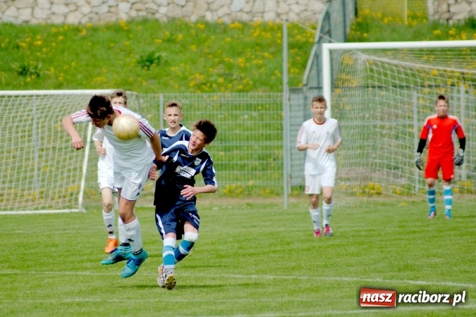 Zdjęcie w galerii na portalu naszraciborz.pl: I WLT: Trampkarze zabrzańskiego Górnika lepsi przy Zamkowej wiadomości z regionu