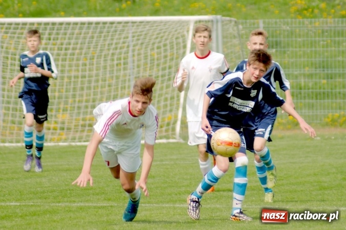 Zdjęcie w galerii na portalu naszraciborz.pl: I WLT: Trampkarze zabrzańskiego Górnika lepsi przy Zamkowej wiadomości z regionu