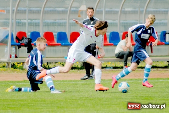 Zdjęcie w galerii na portalu naszraciborz.pl: I WLT: Trampkarze zabrzańskiego Górnika lepsi przy Zamkowej wiadomości z regionu