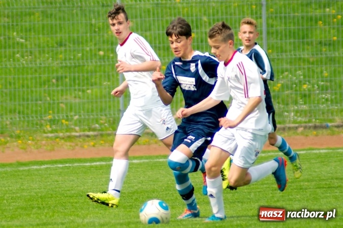 Zdjęcie w galerii na portalu naszraciborz.pl: I WLT: Trampkarze zabrzańskiego Górnika lepsi przy Zamkowej wiadomości z regionu