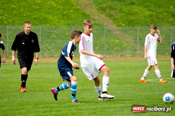 Zdjęcie w galerii na portalu naszraciborz.pl: I WLT: Trampkarze zabrzańskiego Górnika lepsi przy Zamkowej wiadomości z regionu