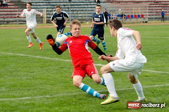Zdjęcie w galerii na portalu naszraciborz.pl: I WLT: Trampkarze zabrzańskiego Górnika lepsi przy Zamkowej wiadomości z regionu