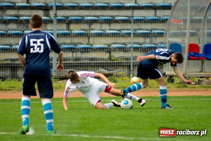 Zdjęcie w galerii na portalu naszraciborz.pl: I WLT: Trampkarze zabrzańskiego Górnika lepsi przy Zamkowej wiadomości z regionu