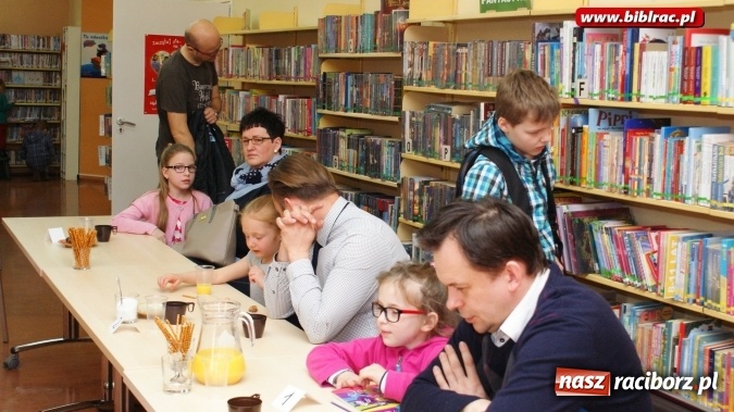 Zdjęcie w galerii na portalu naszraciborz.pl: Czytał dziadek, czytał tata, czytasz ty… Mikołajka wiadomości z regionu