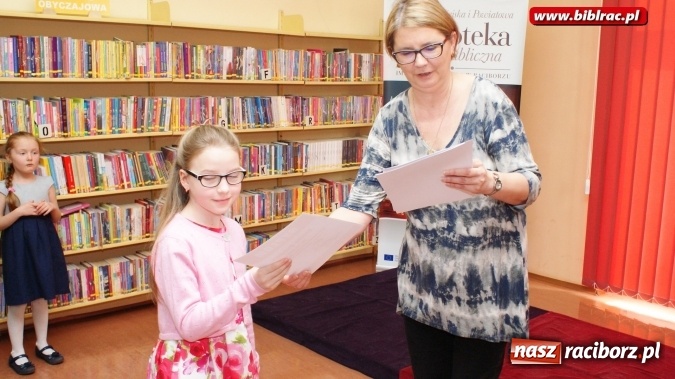 Zdjęcie w galerii na portalu naszraciborz.pl: Czytał dziadek, czytał tata, czytasz ty… Mikołajka wiadomości z regionu