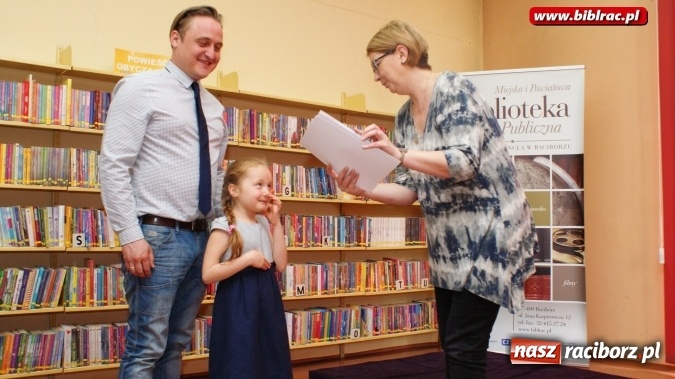 Zdjęcie w galerii na portalu naszraciborz.pl: Czytał dziadek, czytał tata, czytasz ty… Mikołajka wiadomości z regionu