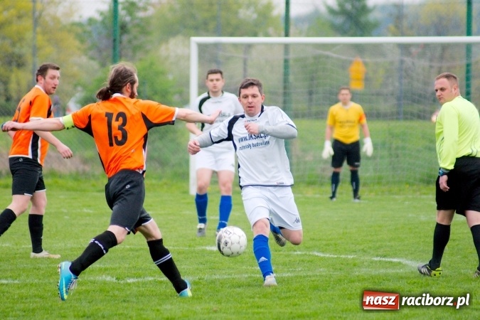 Zdjęcie w galerii na portalu naszraciborz.pl: B klasa: Wicher Płonia na stojąco, Kornowac śpiewająco wiadomości z regionu