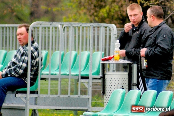Zdjęcie w galerii na portalu naszraciborz.pl: B klasa: Wicher Płonia na stojąco, Kornowac śpiewająco wiadomości z regionu