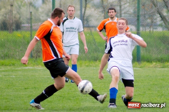 Zdjęcie w galerii na portalu naszraciborz.pl: B klasa: Wicher Płonia na stojąco, Kornowac śpiewająco wiadomości z regionu