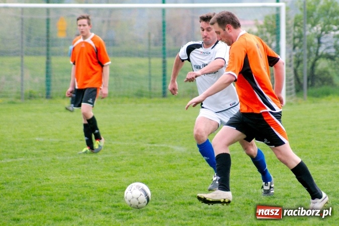 Zdjęcie w galerii na portalu naszraciborz.pl: B klasa: Wicher Płonia na stojąco, Kornowac śpiewająco wiadomości z regionu