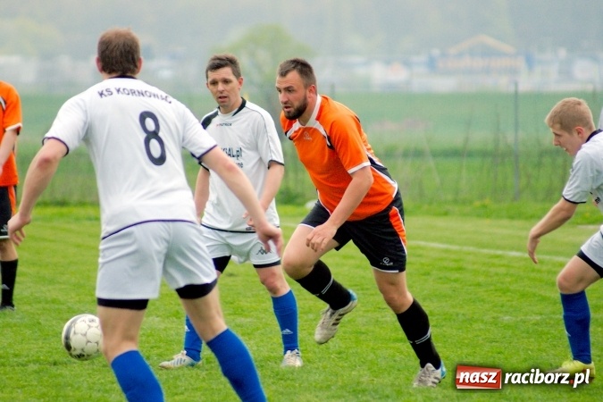 Zdjęcie w galerii na portalu naszraciborz.pl: B klasa: Wicher Płonia na stojąco, Kornowac śpiewająco wiadomości z regionu