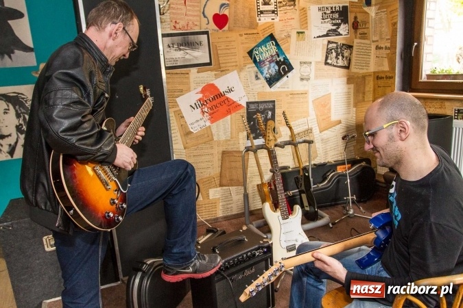 Zdjęcie w galerii na portalu naszraciborz.pl: Instrumenty i winyle na Końcu Świata wiadomości z regionu