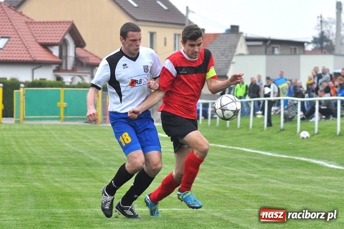 Zdjęcie w galerii na portalu naszraciborz.pl: Emocjonujący mecz, trzy cenne punkty i chamstwo na trybunach. Studzienna pokonała kuźniańską Stal wiadomości z regionu