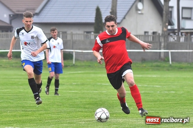 Zdjęcie w galerii na portalu naszraciborz.pl: Emocjonujący mecz, trzy cenne punkty i chamstwo na trybunach. Studzienna pokonała kuźniańską Stal wiadomości z regionu