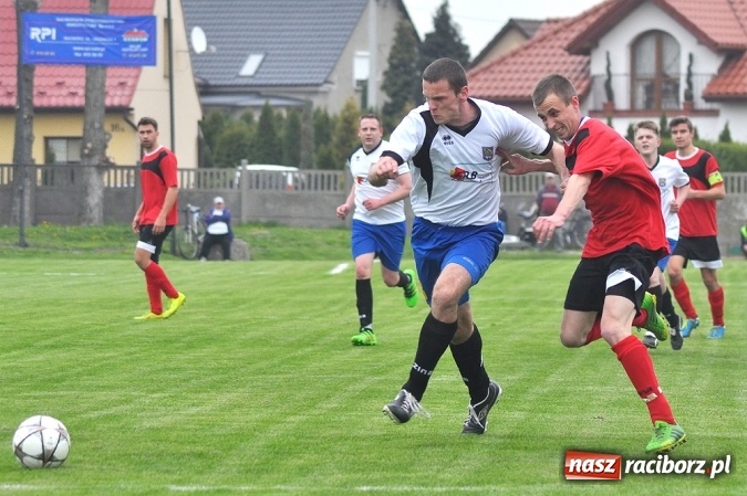 Zdjęcie w galerii na portalu naszraciborz.pl: Emocjonujący mecz, trzy cenne punkty i chamstwo na trybunach. Studzienna pokonała kuźniańską Stal wiadomości z regionu