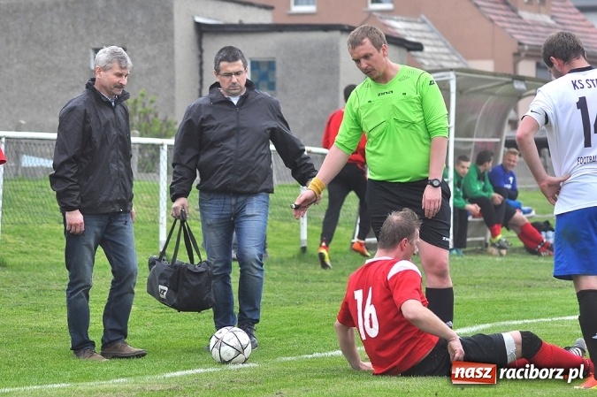 Zdjęcie w galerii na portalu naszraciborz.pl: Emocjonujący mecz, trzy cenne punkty i chamstwo na trybunach. Studzienna pokonała kuźniańską Stal wiadomości z regionu