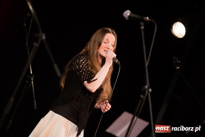 Zdjęcie w galerii na portalu naszraciborz.pl: Koncert jubileuszowy Atlantydy w Domu Kultury Strzecha wiadomości z regionu