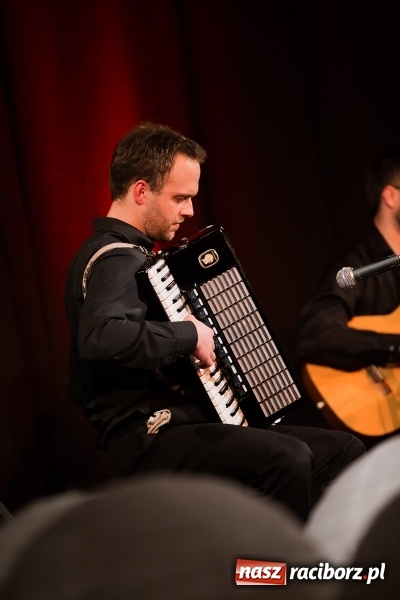Zdjęcie w galerii na portalu naszraciborz.pl: Koncert jubileuszowy Atlantydy w Domu Kultury Strzecha wiadomości z regionu