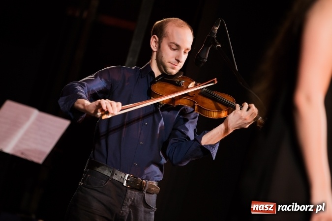 Zdjęcie w galerii na portalu naszraciborz.pl: Koncert jubileuszowy Atlantydy w Domu Kultury Strzecha wiadomości z regionu