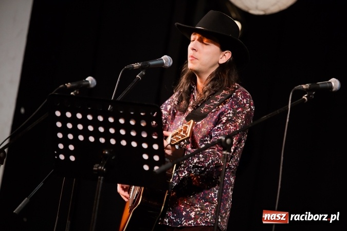 Zdjęcie w galerii na portalu naszraciborz.pl: Koncert jubileuszowy Atlantydy w Domu Kultury Strzecha wiadomości z regionu