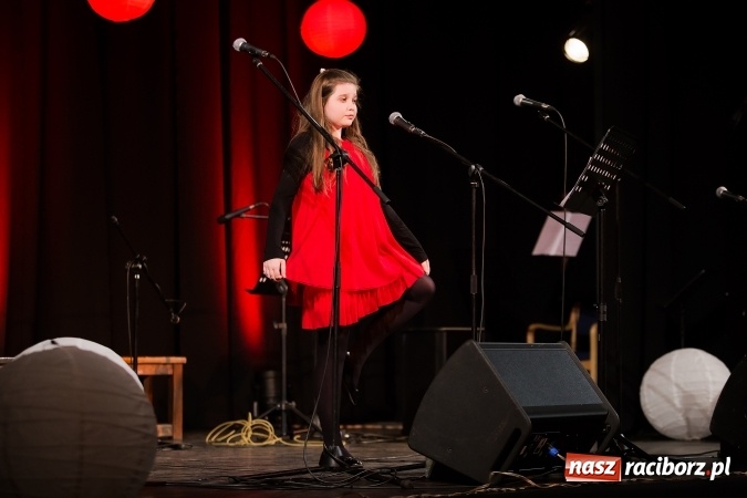 Zdjęcie w galerii na portalu naszraciborz.pl: Koncert jubileuszowy Atlantydy w Domu Kultury Strzecha wiadomości z regionu