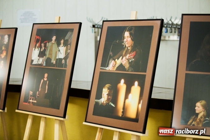 Zdjęcie w galerii na portalu naszraciborz.pl: Koncert jubileuszowy Atlantydy w Domu Kultury Strzecha wiadomości z regionu